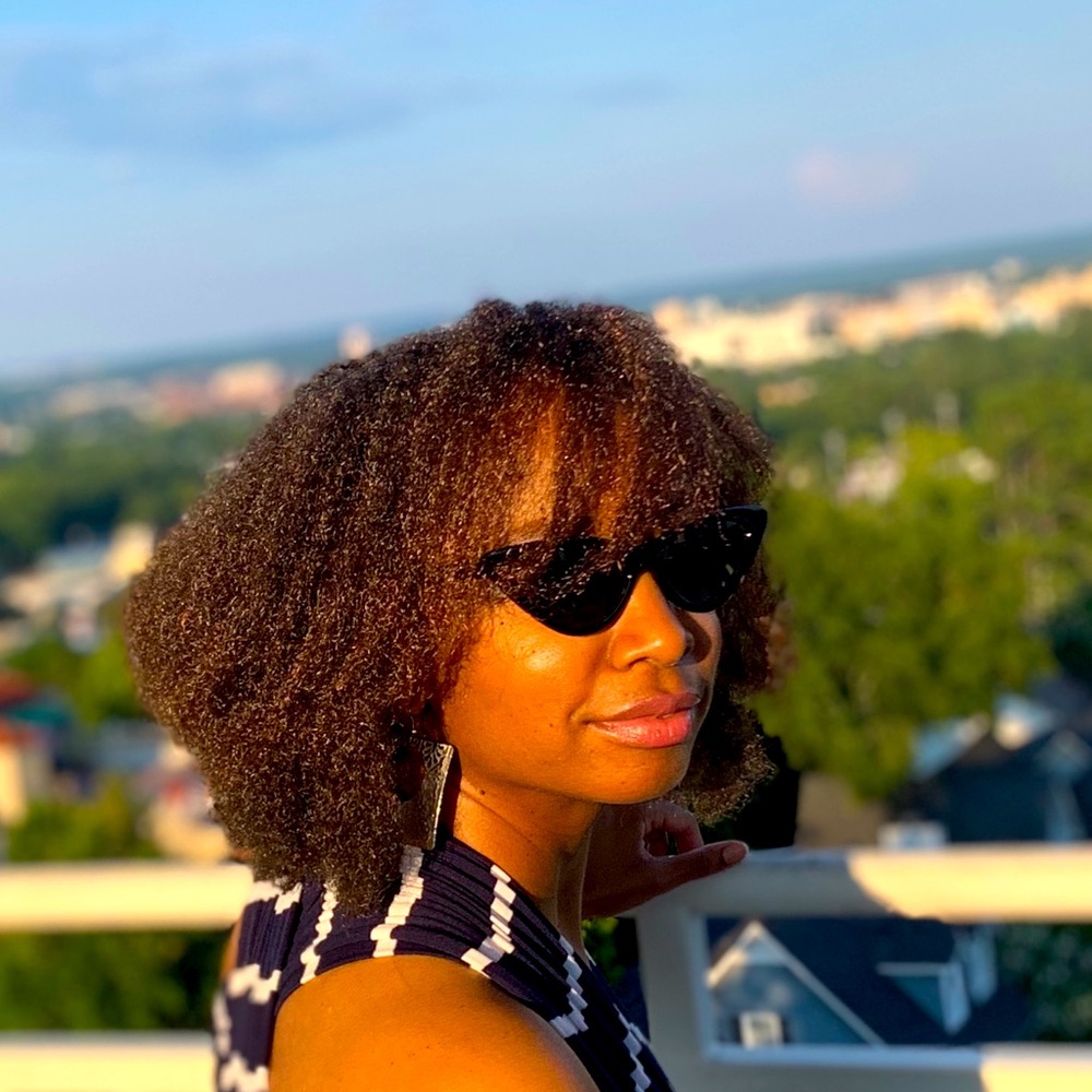 Meet your Posher, Roxanna